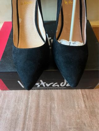 Zapatos de tacón ante negro La Strada T39