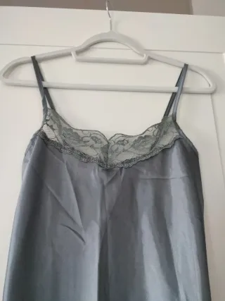 Camicia da notte grigia con pizzo