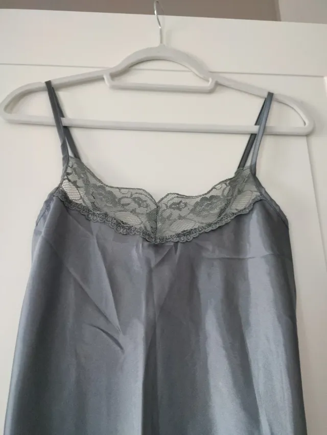Camicia da notte grigia con pizzo