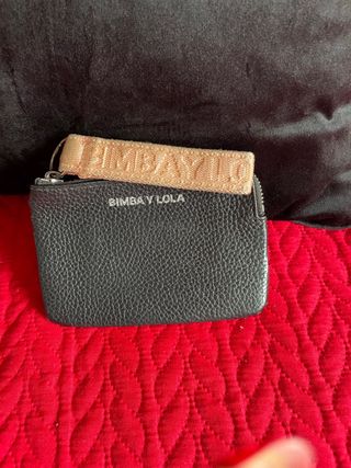 Cartera Bimba y Lola Negra con Llavero Beige