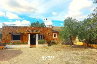 Finca rústica con vistas a la montaña