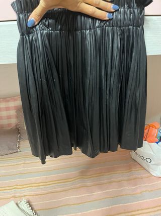 Falda Zara efecto piel negra