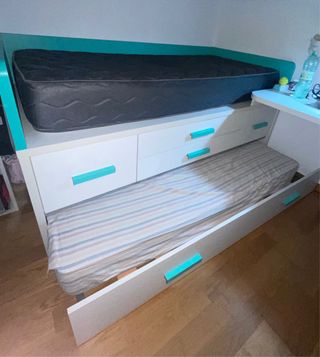 Dormitorio juvenil blanco y turquesa