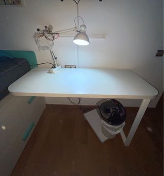 Dormitorio juvenil blanco y turquesa