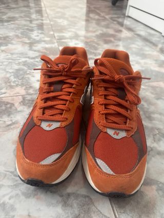 Zapatillas New Balance 2002R Marrón/Naranja