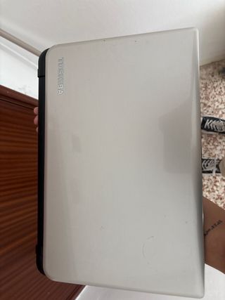 Portátil Toshiba AMD A6 Plata