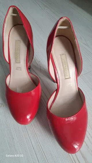 Scarpe rosse vernice plateau cm 2,5
tacco cm 12 