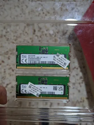 2x8GB SO-DIMM 16GB DDR5 5600mhz. 