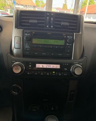 Toyota Land Cruiser 2010