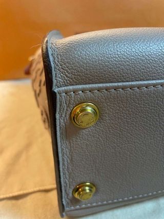 Louis Vuitton On My Side M53825