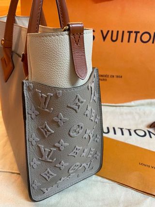 Louis Vuitton On My Side M53825