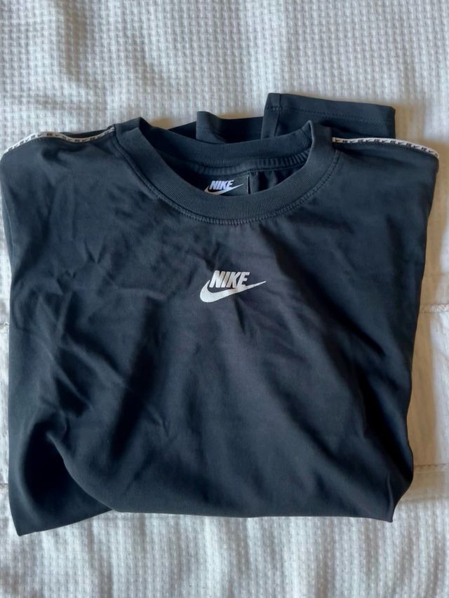 Camiseta Nike Negra