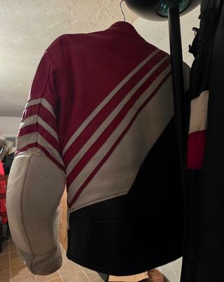 Cazadora de cuero moto con protecciones