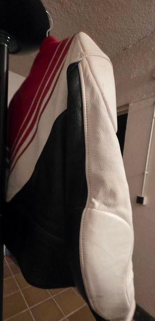 Cazadora de cuero moto con protecciones