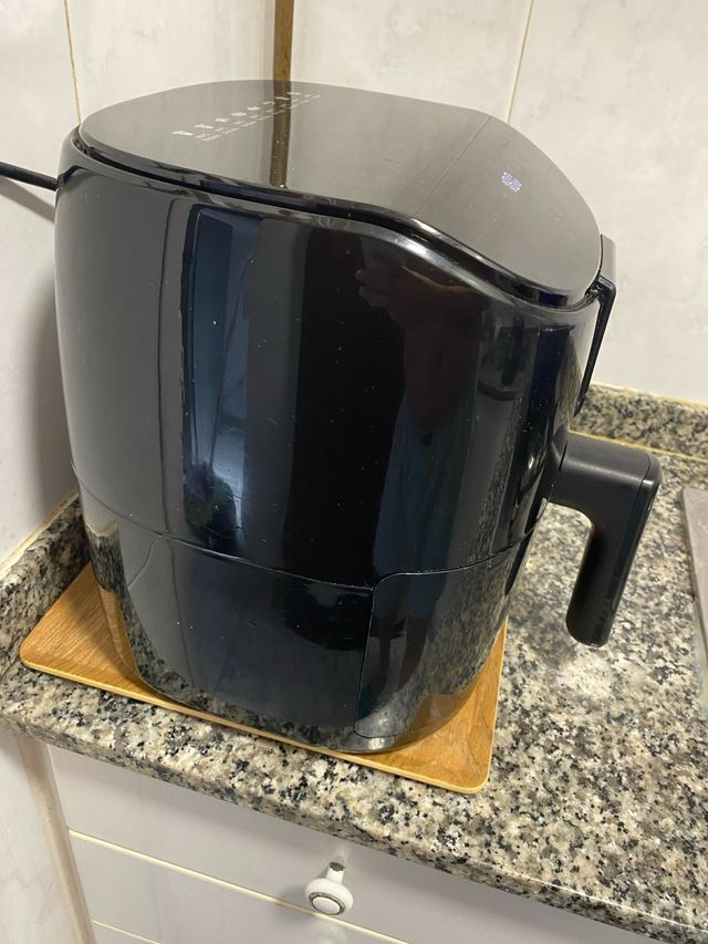 Freidora de aire Aigostar negra