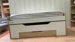 Cama nido con cajones madera y blanco