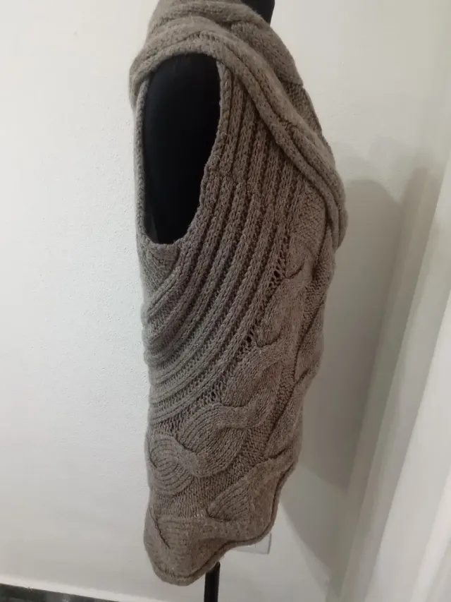 Cárdigan sin mangas tejido marrón