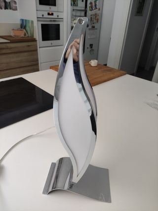 Lámpara de mesa moderna plateada