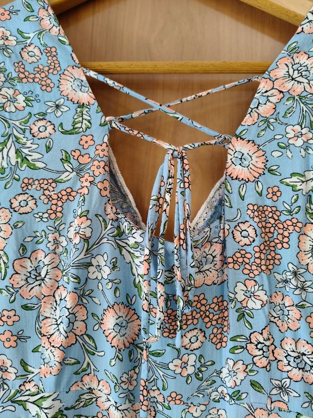 Vestido floral azul pastel