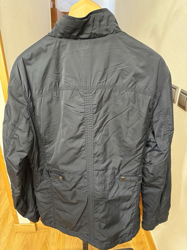 Chaqueta negra hombre