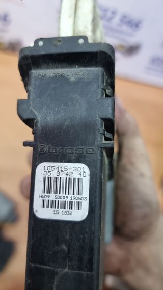 MOTOR ELEVALUNAS DEL DERECHO SEAT LEON 1 2001