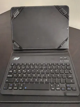 Funda con Teclado Netway para Tablet 11"
