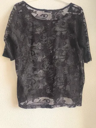 Camiseta encaje negra. 