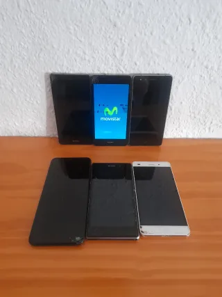 Molti telefoni cellulari 