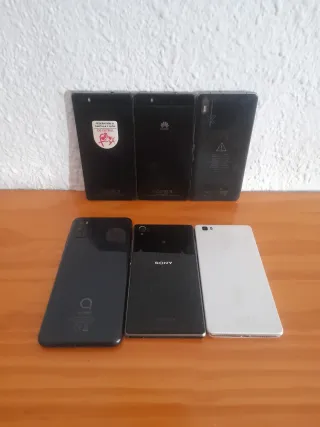 Molti telefoni cellulari 