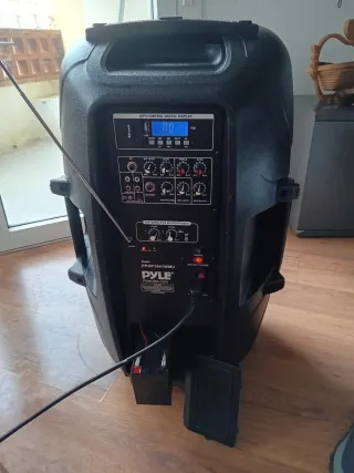 Altavoz Pyle Karaoke Batería Negro mas tripode