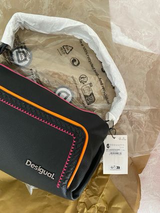 Bolso Desigual Negro y Rosa Nuevo con Etiqueta