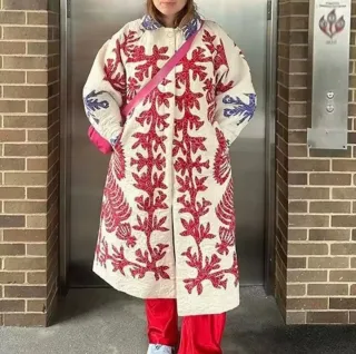 Chaqueta larga bordada mujer