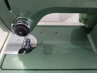 Máquina de coser Refrey 427 UZ