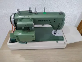 Máquina de coser Refrey 427 UZ