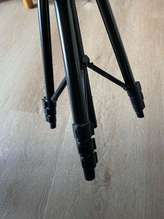 Trípode UBeesize NE60 50'' con soporte móvil