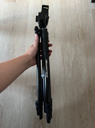 Trípode UBeesize NE60 50'' con soporte móvil