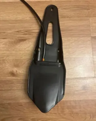PORTAMATRÍCULAS CORTO 