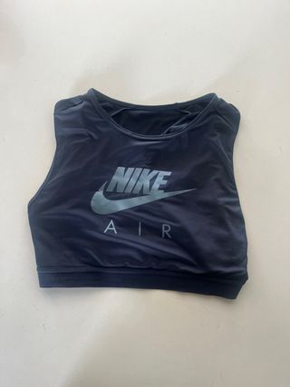 Top deportivo Nike Air negro