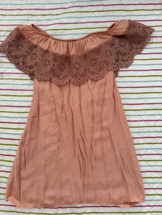 Vestido Bershka corto encaje talla S