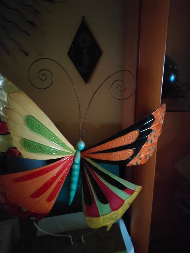 URGE VENTA por mudanza .Mariposa decorativa metal