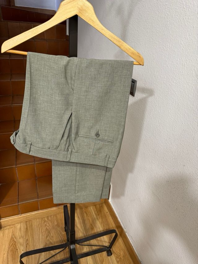 Traje de hombre gris