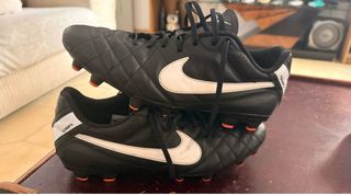Botas de fútbol Nike Tiempo Negras