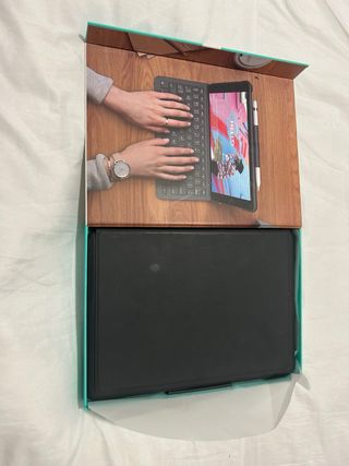 Funda Logitech Slim Folio iPad 7ª Gen