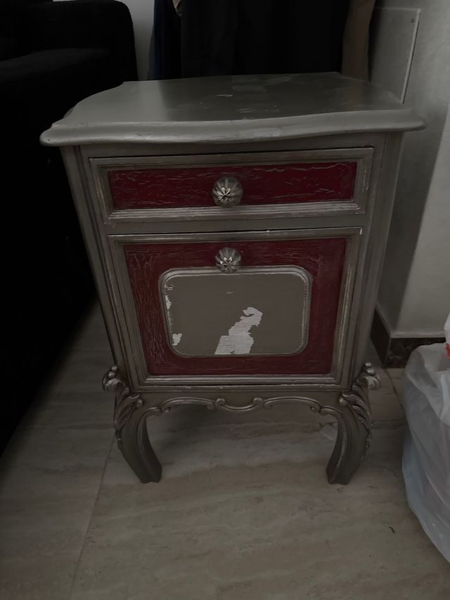 Mesa auxiliar vintage madera y mármol es pesada