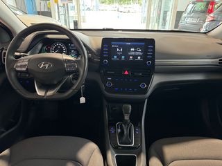 Hyundai IONIQ 1.6GDI-HEV TECNO.- " AUTOMÁTICO ".- " HÍBRIDO".- " GARANTÍA OFICIAL HYUNDAI ".- " NACIONAL ".- " BAJO CONSUMO ".- " MANTENIMIENTOS AL DÍA ".-