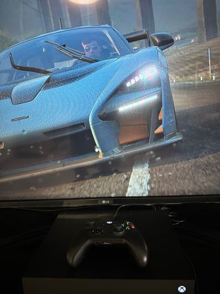 Xbox One X 1TB + 2 Mandos + Forza Horizon 4
