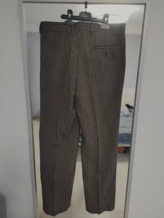Pantalón de rayas marrón y negro