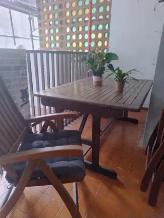 Mesa de terraza de madera