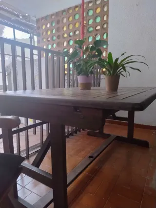 Mesa de terraza de madera