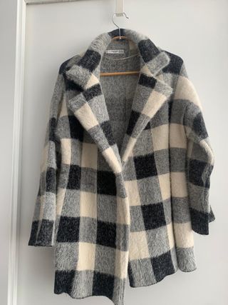 Abrigo cuadros oversize Mango Talla S